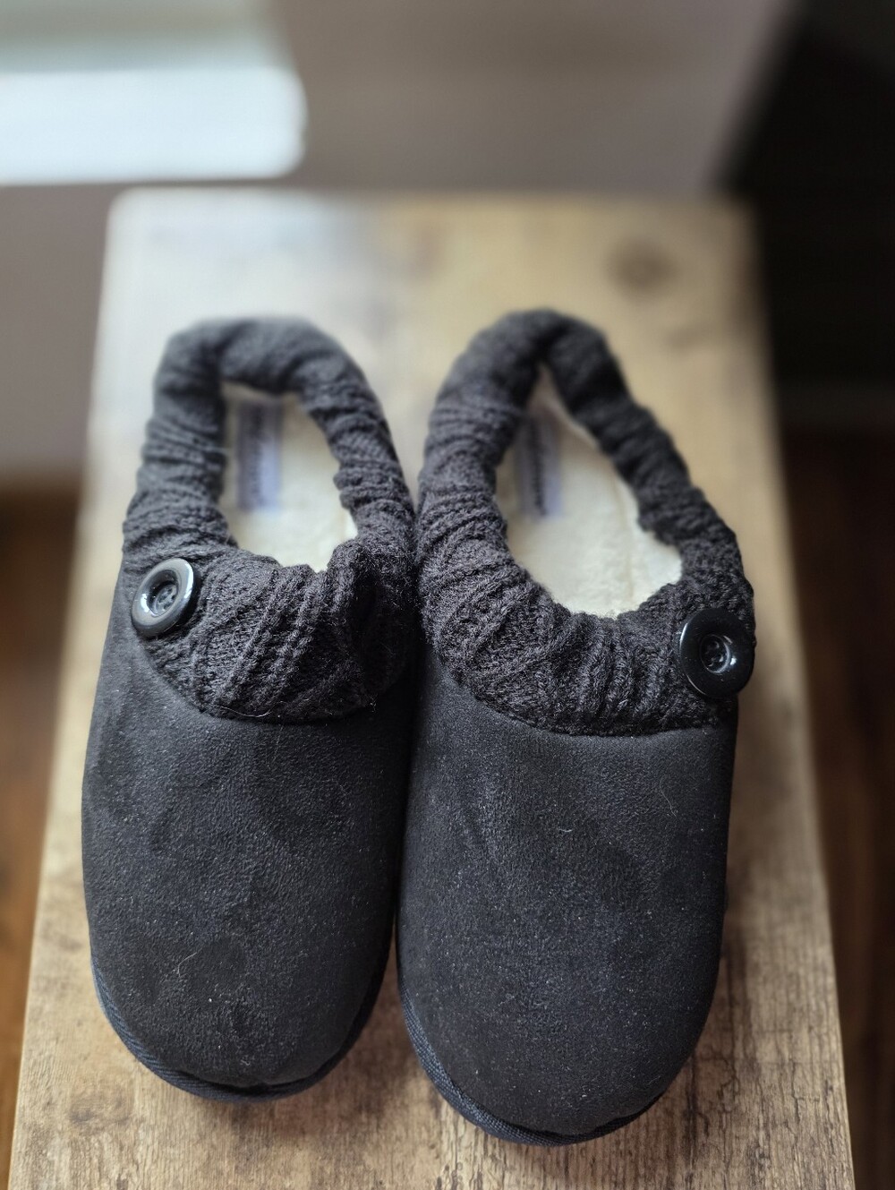Comfortview Leela Women's Black Faux Suede Slippers | Cozy Sherpa Lined